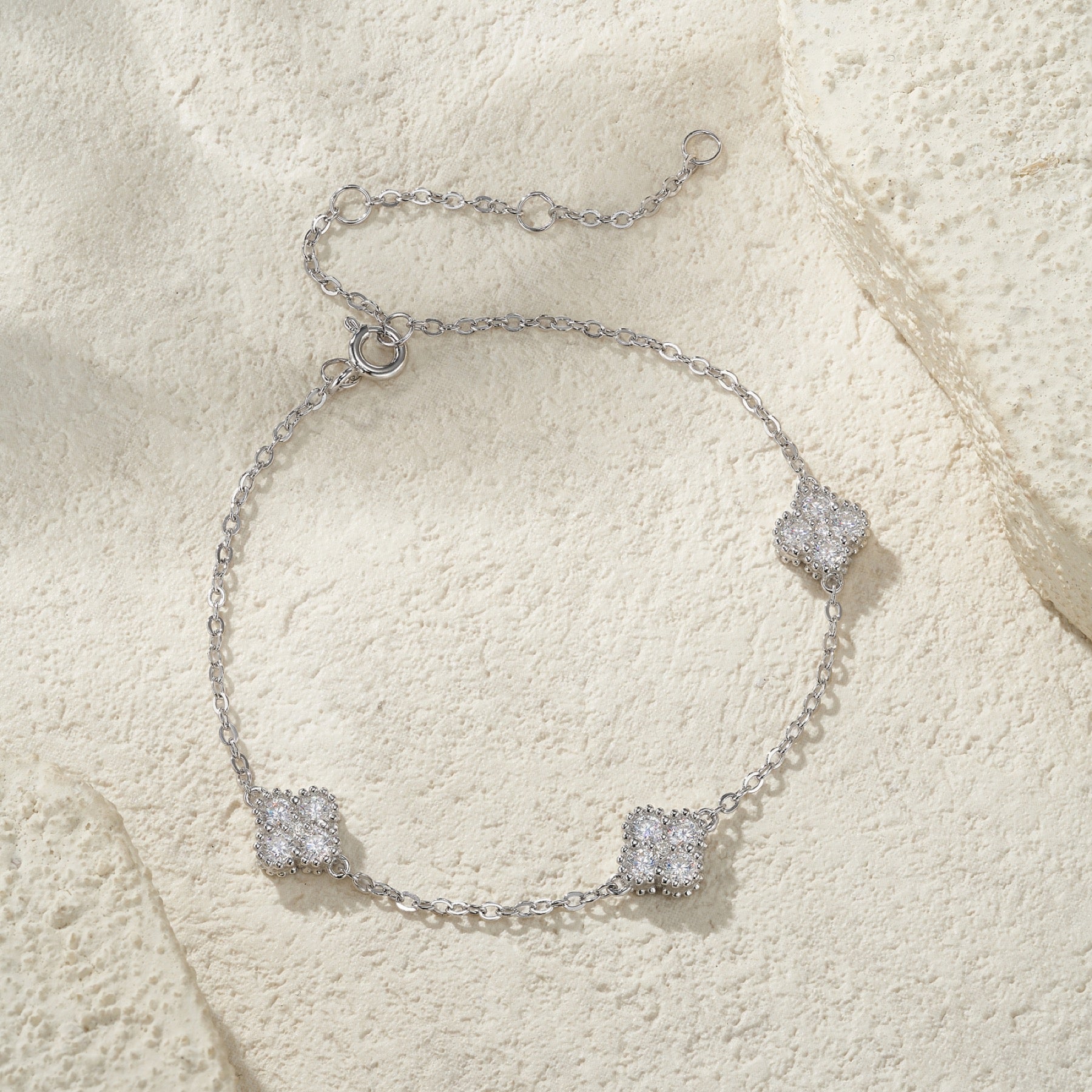 Trifoglietto Moissanite Chain Bracelet in Sterling Silver