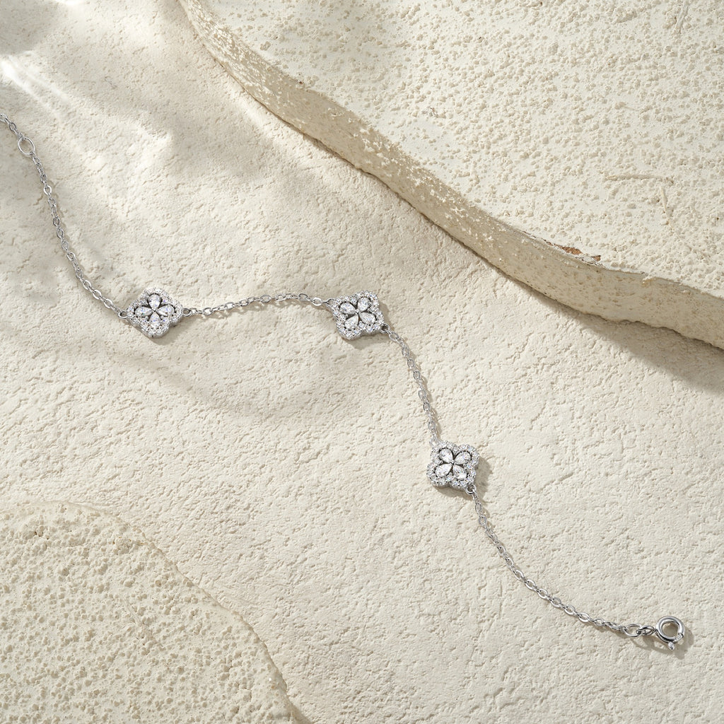 Quadrifogli Moissanite Chain Bracelet in Sterling Silver