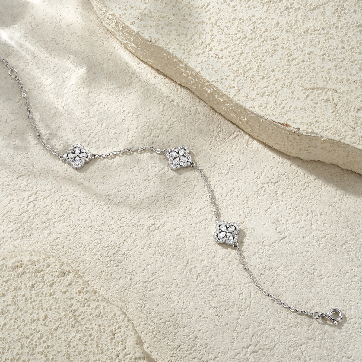 Quadrifogli Moissanite Chain Bracelet in Sterling Silver