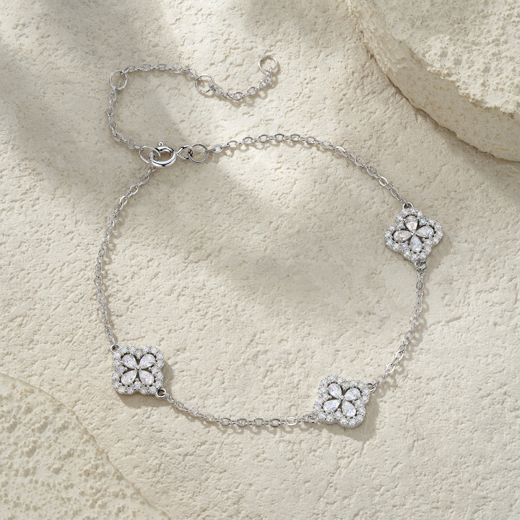 Quadrifogli Moissanite Chain Bracelet in Sterling Silver