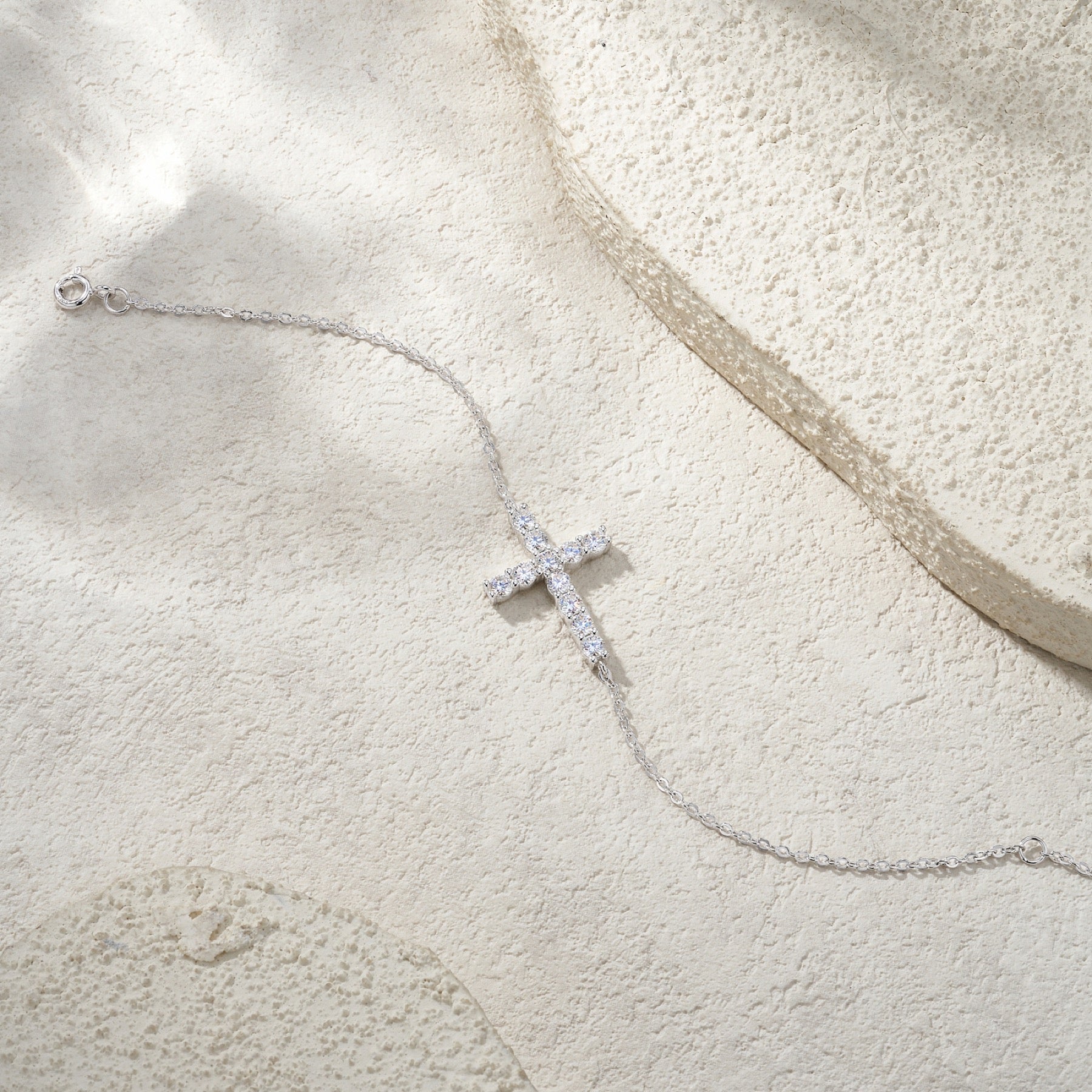 Crocina Moissanite Chain Bracelet in Sterling Silver