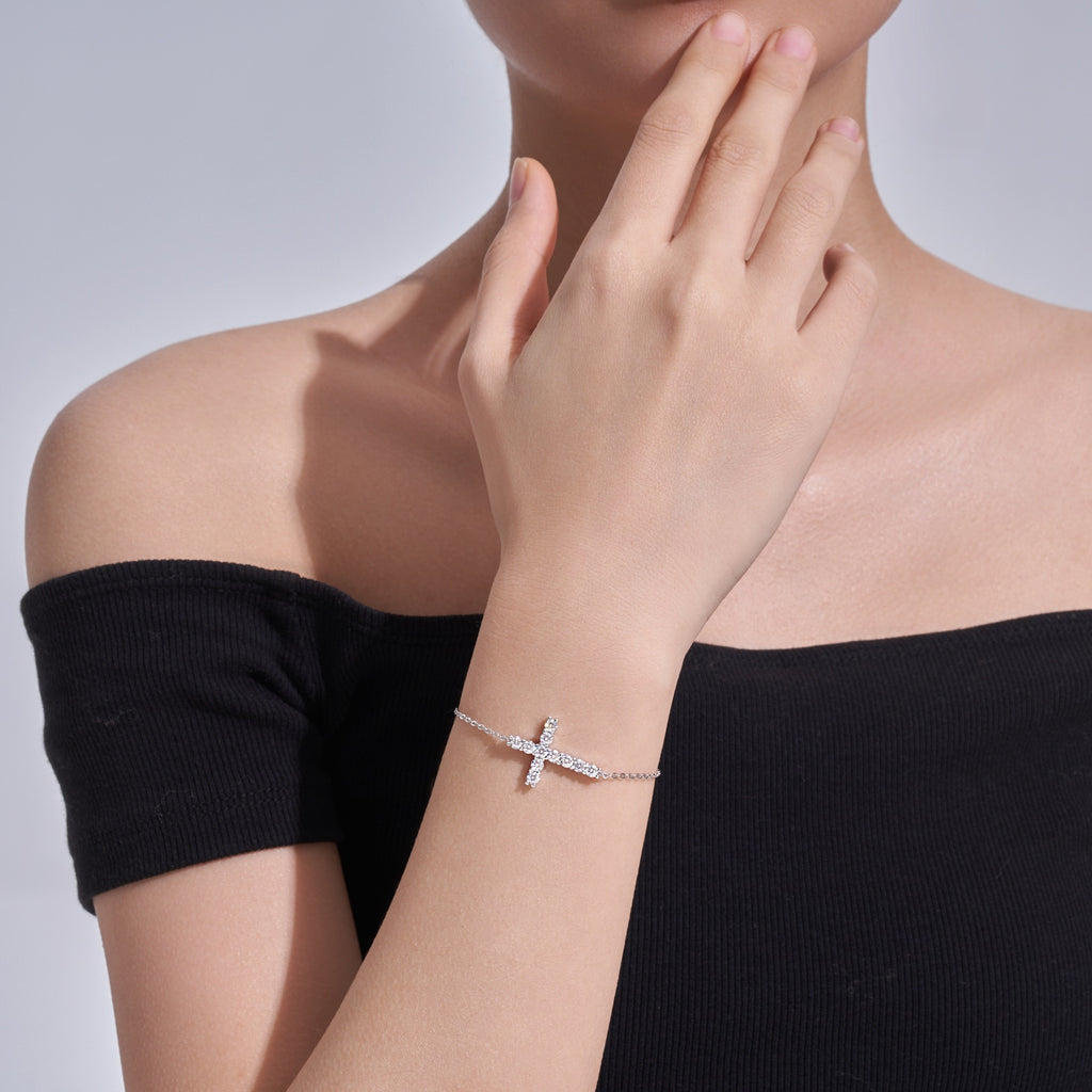 Crocina Moissanite Chain Bracelet in Sterling Silver