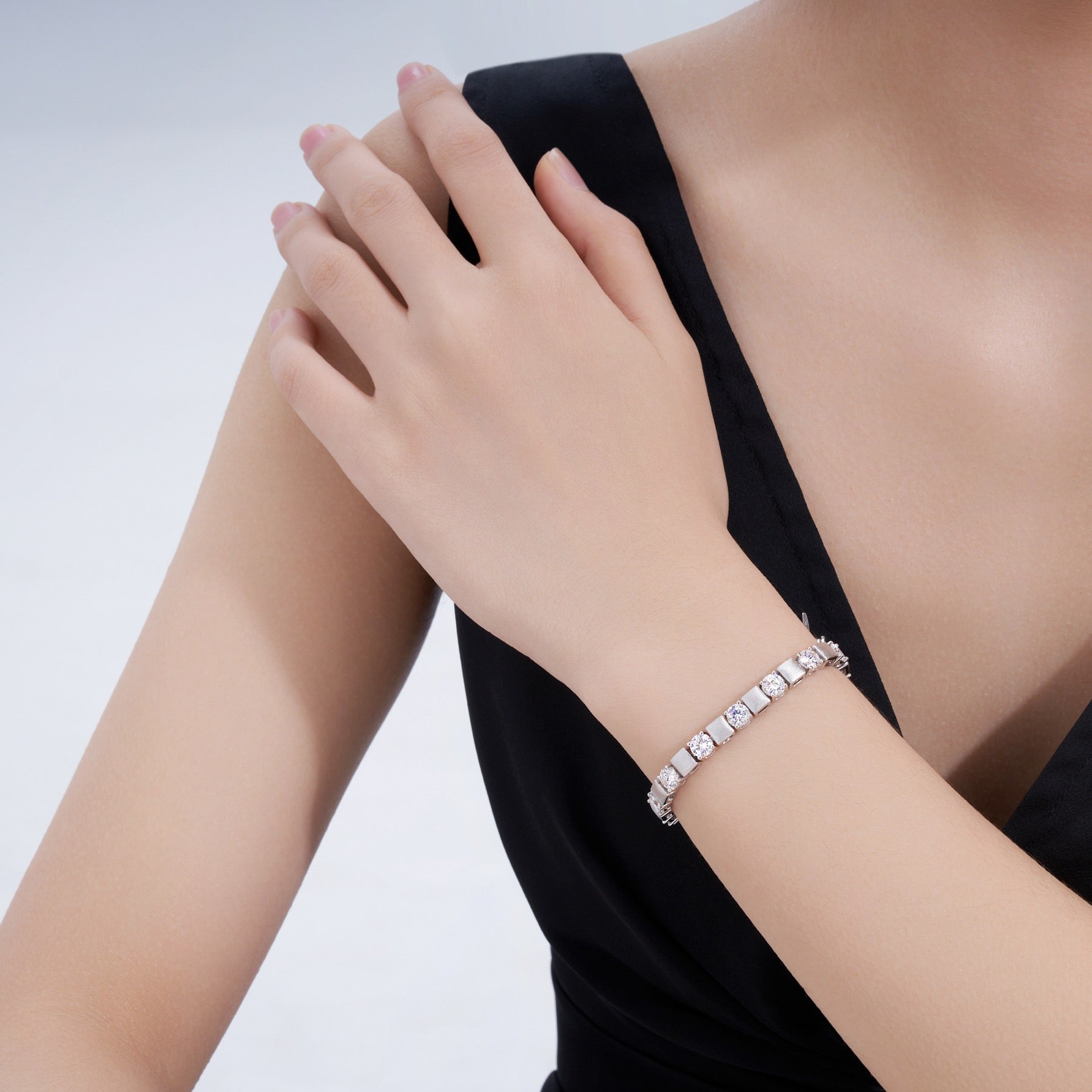 Quadrotonda Moissanite Tennis Bracelet in Sterling Silver