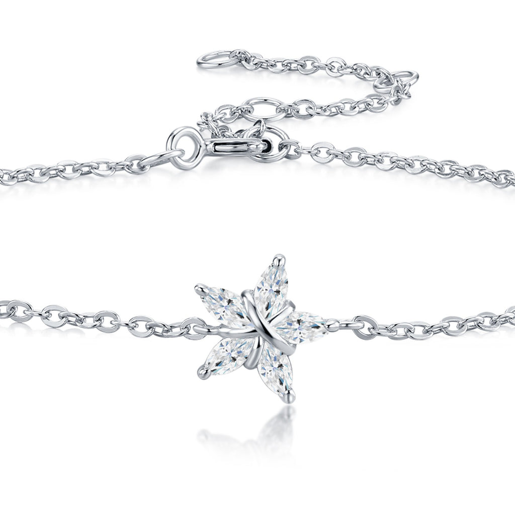 Stelluccia Moissanite Chain Bracelet in Sterling Silver — detail