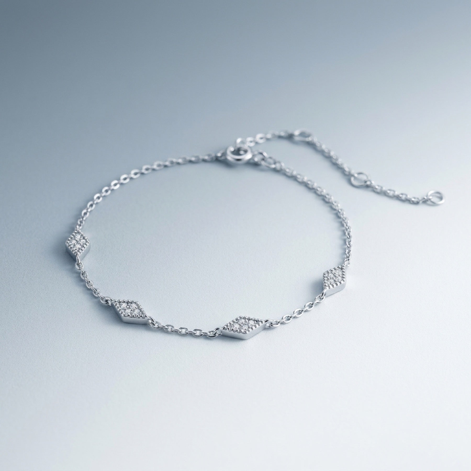 Rombolino Moissanite Chain Bracelet in Sterling Silver