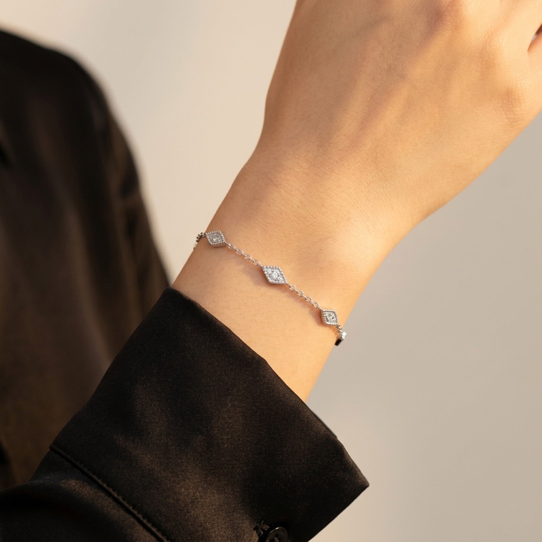 Rombolino Moissanite Chain Bracelet in Sterling Silver
