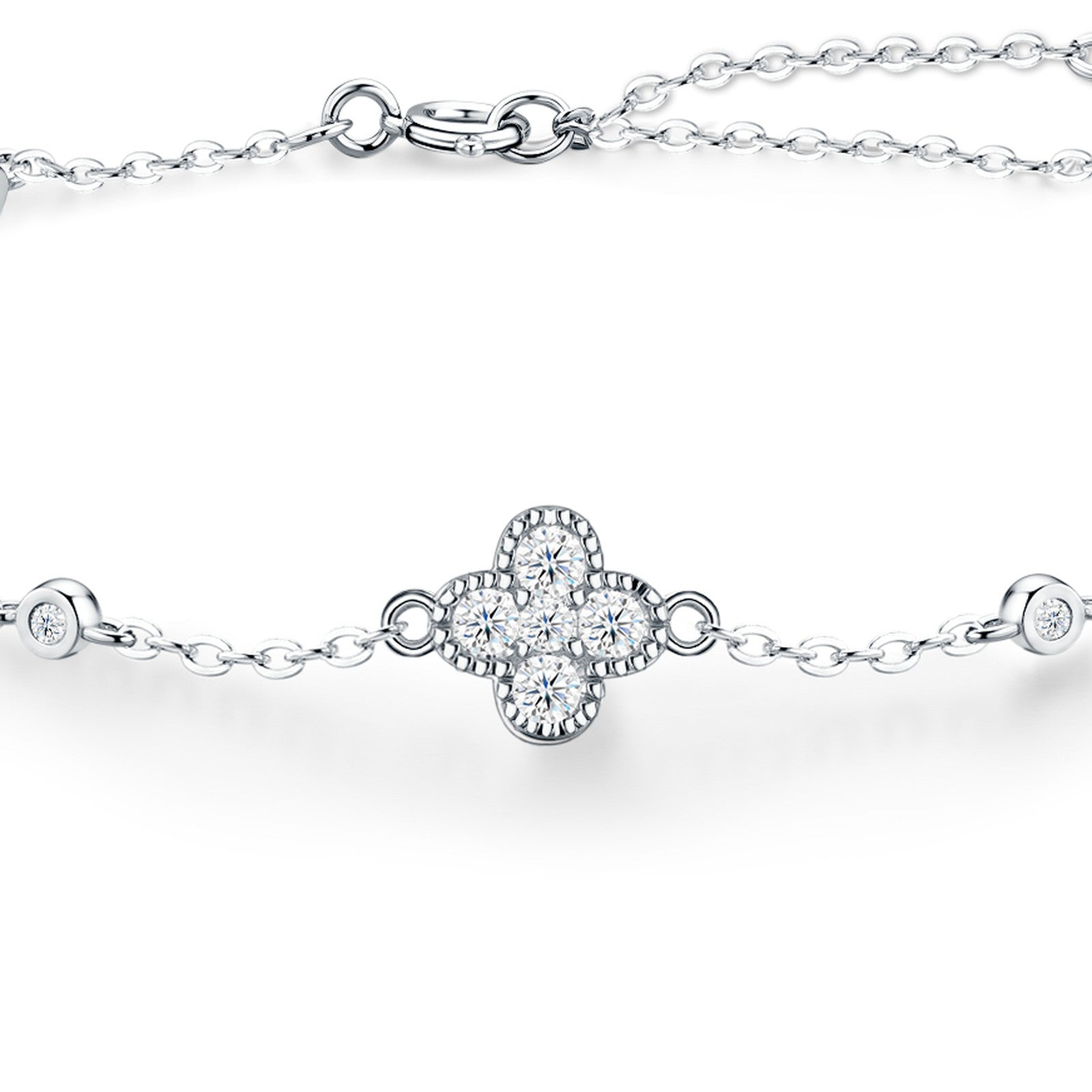 Trifoglino Moissanite Chain Bracelet in Sterling Silver — detail