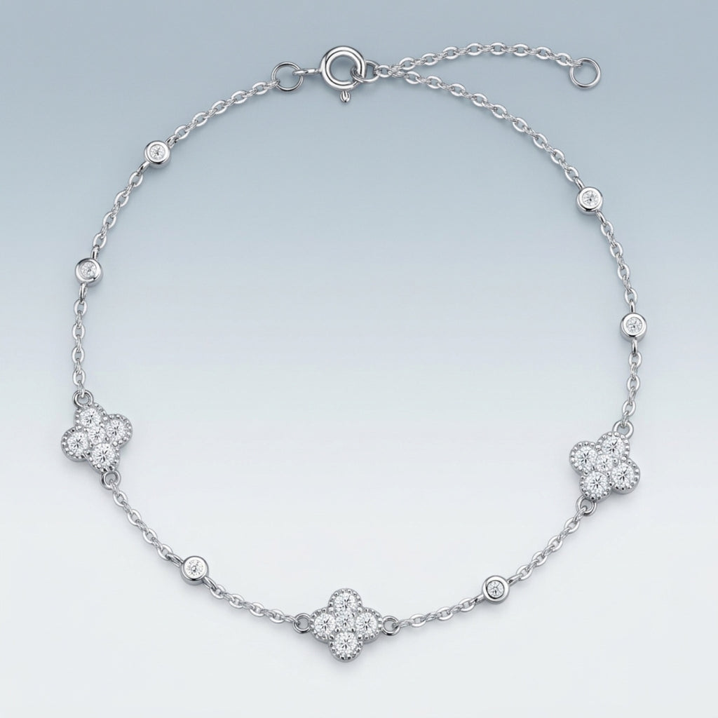 Trifoglino Moissanite Chain Bracelet in Sterling Silver