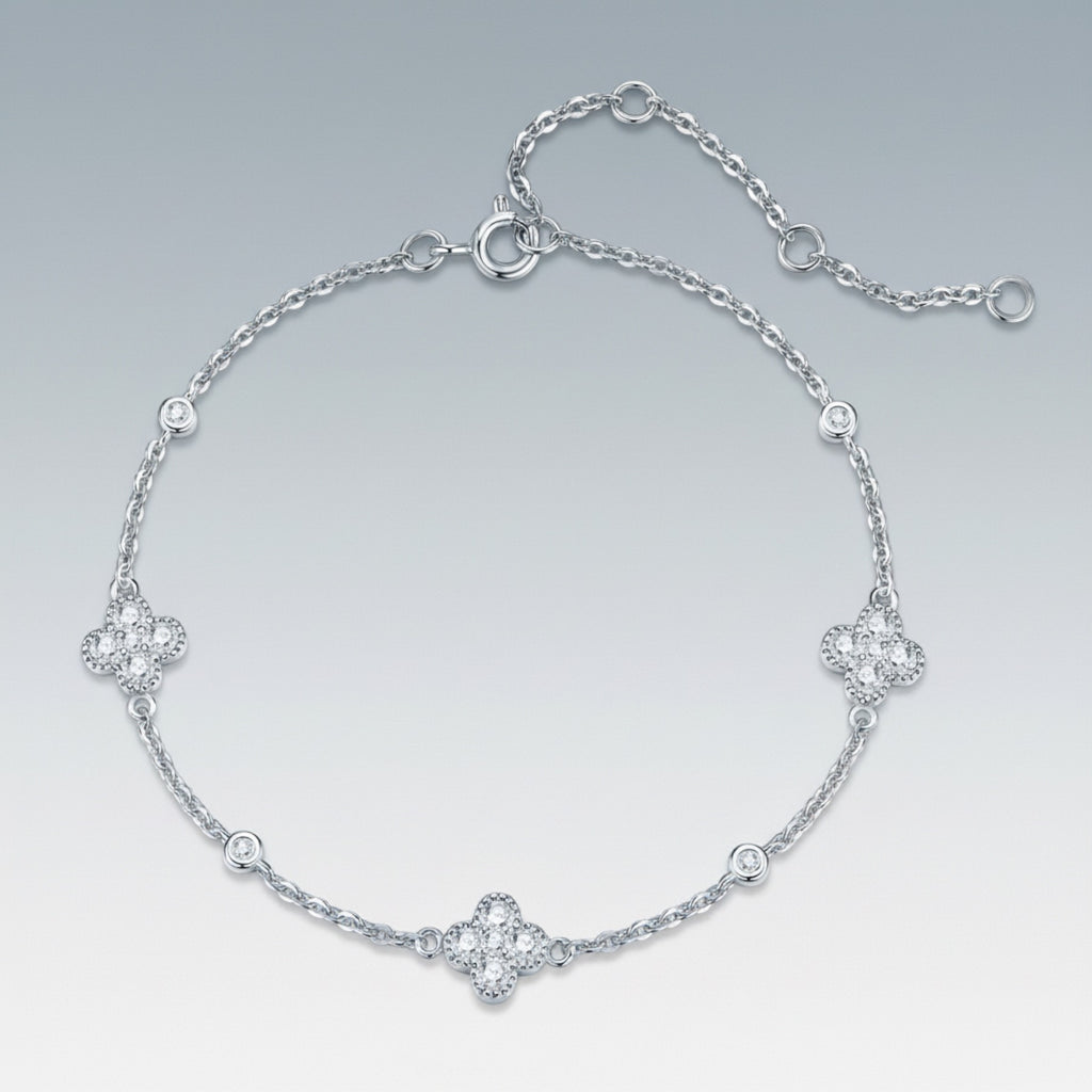 Quadrifoglino Moissanite Chain Bracelet in Sterling Silver