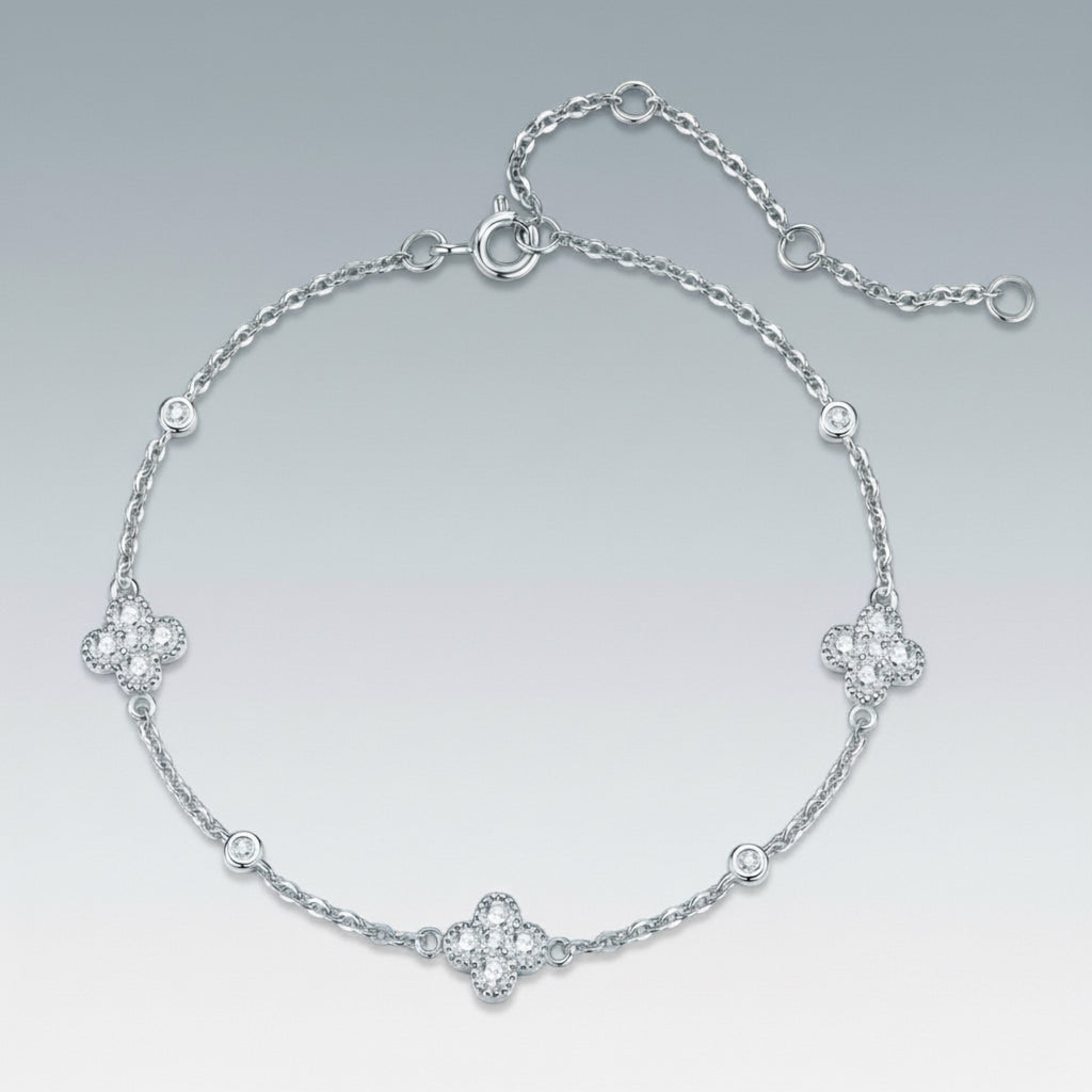 Quadrifoglino Moissanite Chain Bracelet in Sterling Silver