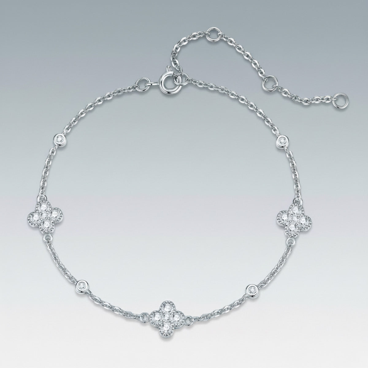 Quadrifoglino Moissanite Chain Bracelet in Sterling Silver