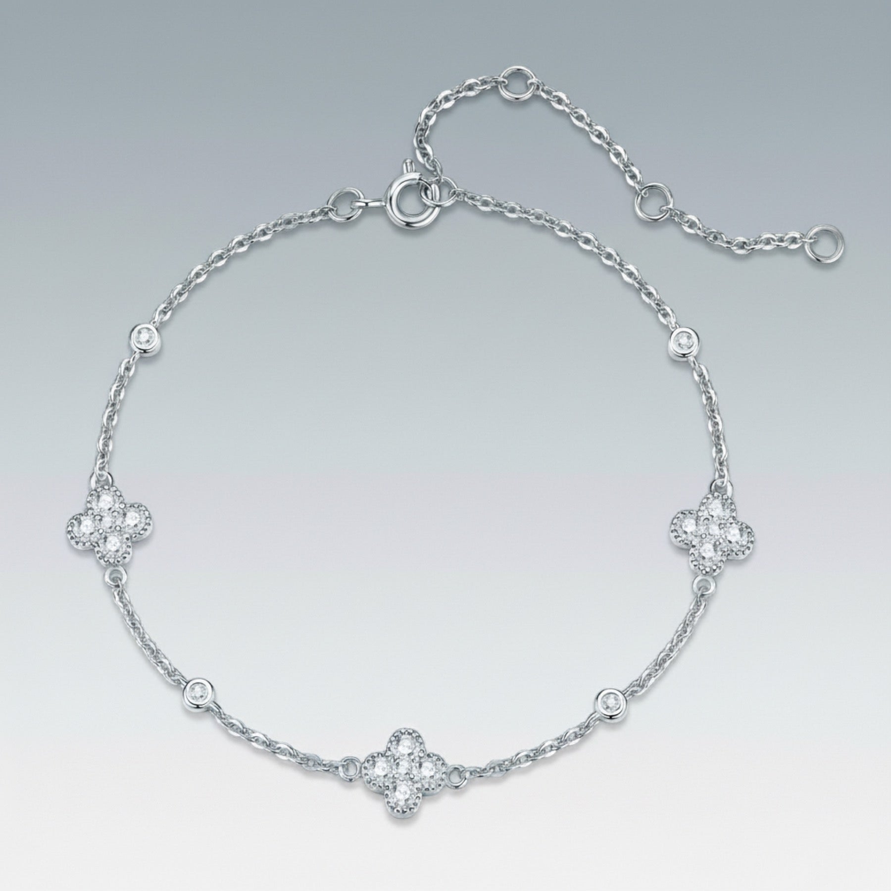 Quadrifoglino Moissanite Chain Bracelet in Sterling Silver