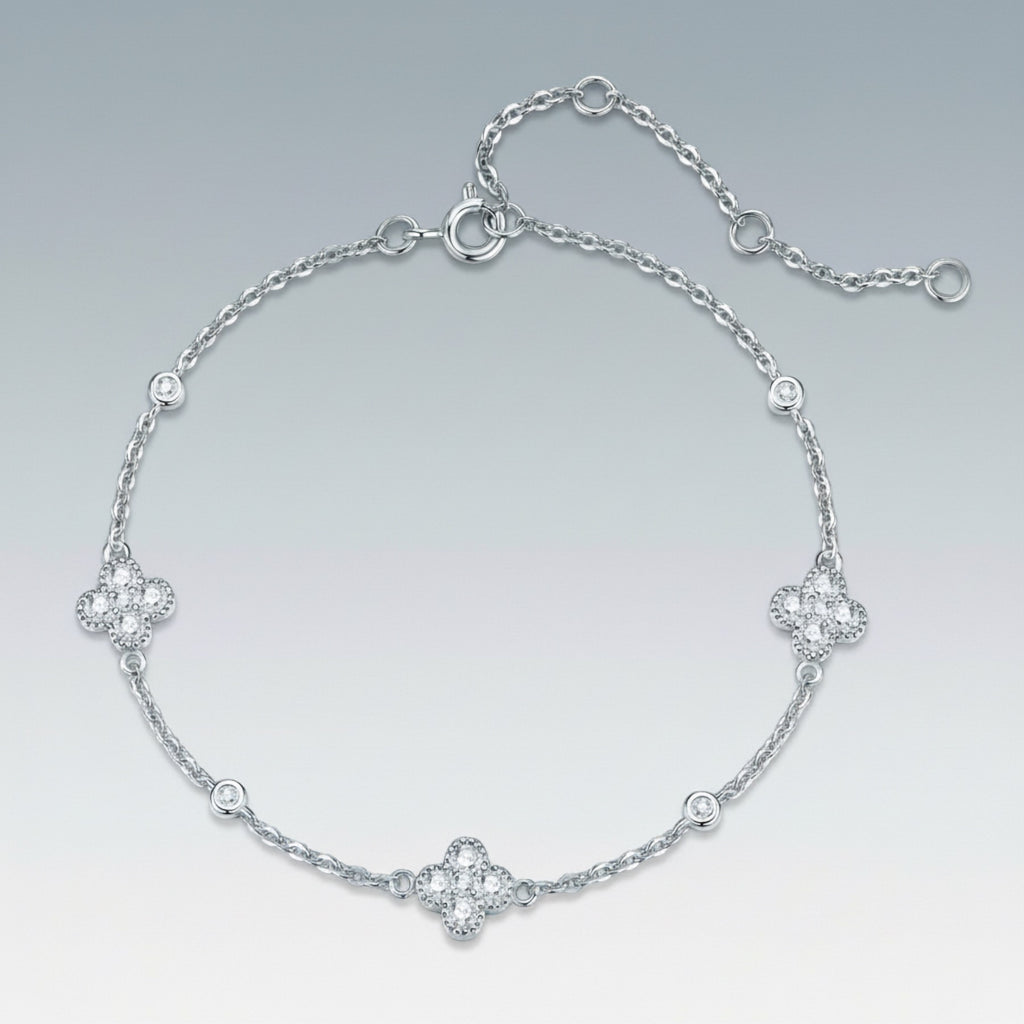 Quadrifoglino Moissanite Chain Bracelet in Sterling Silver
