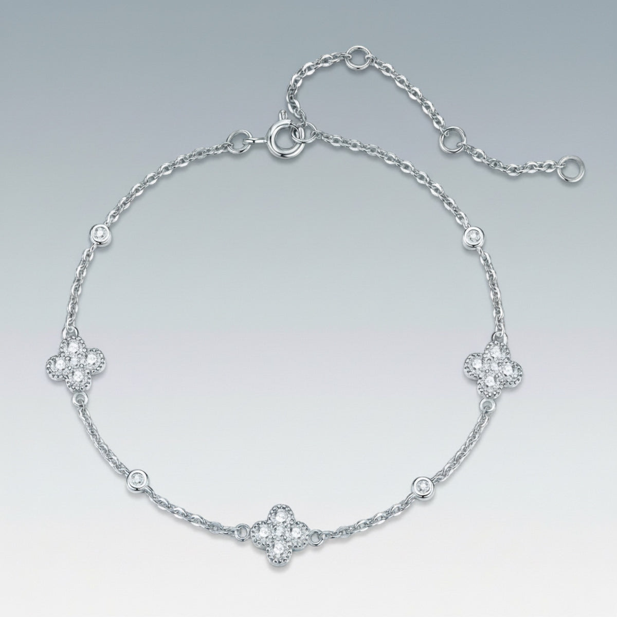 Quadrifoglino Moissanite Chain Bracelet in Sterling Silver