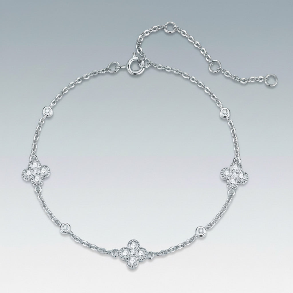 Quadrifoglino Moissanite Chain Bracelet in Sterling Silver