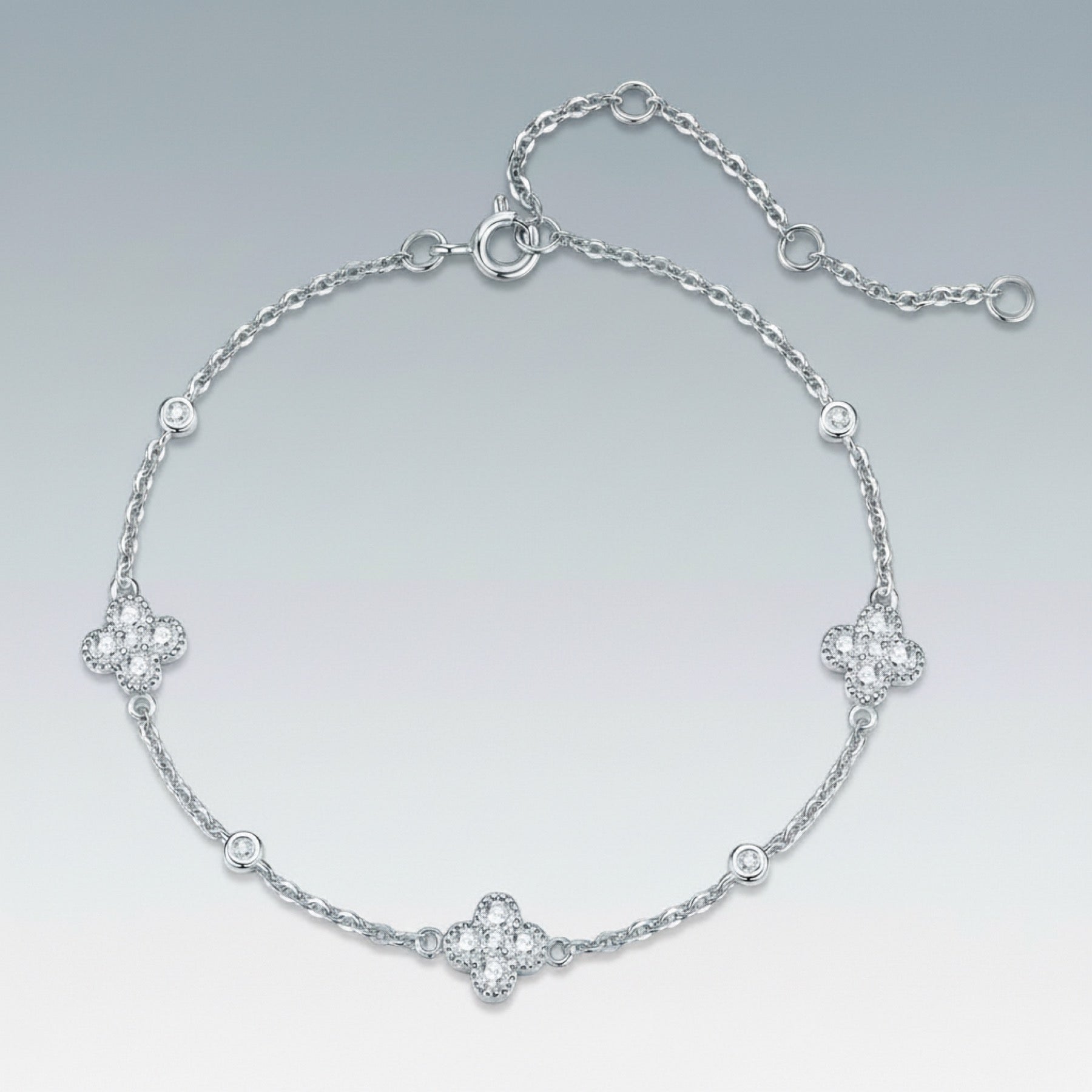 Quadrifoglino Moissanite Chain Bracelet in Sterling Silver