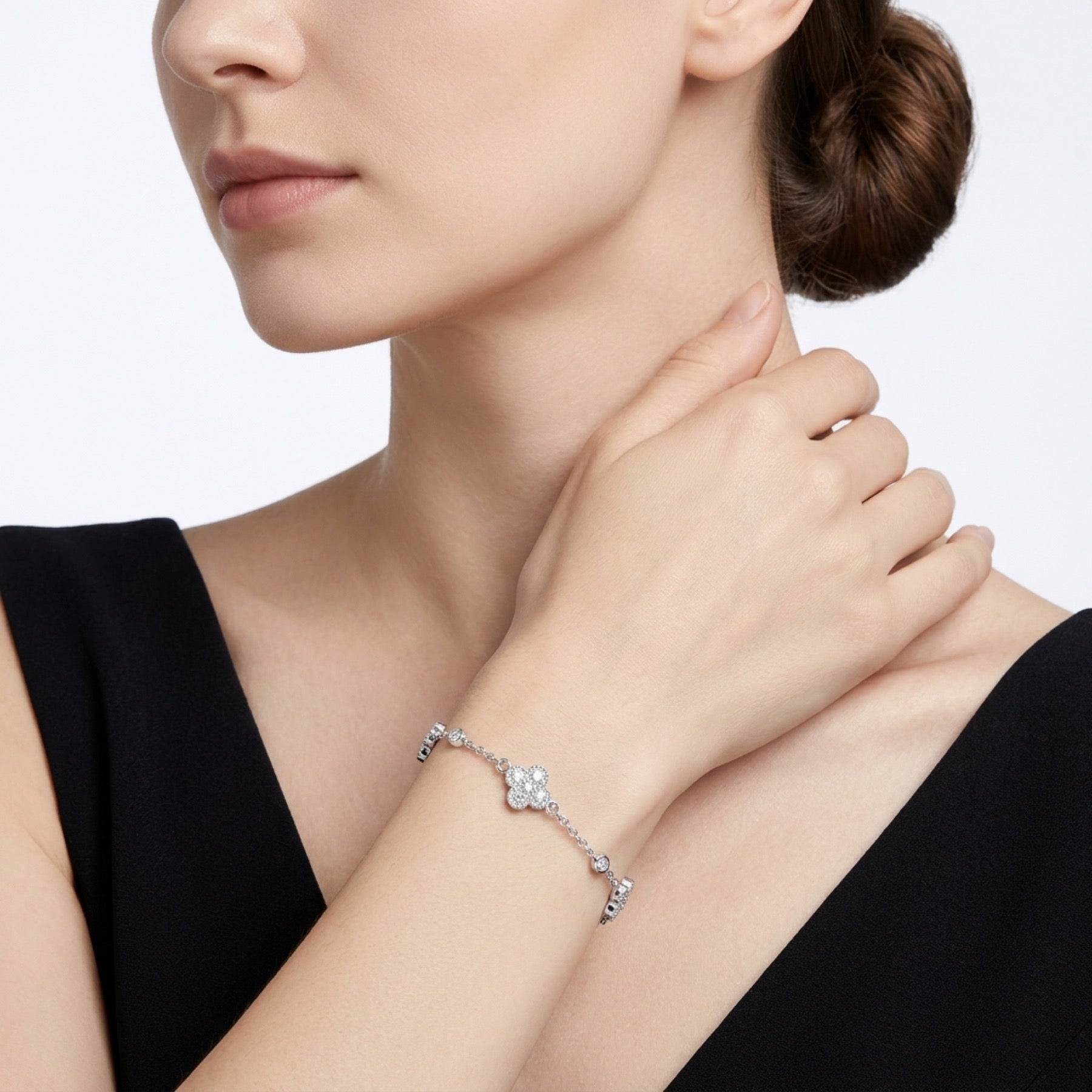 Quadrifoglino Moissanite Chain Bracelet in Sterling Silver