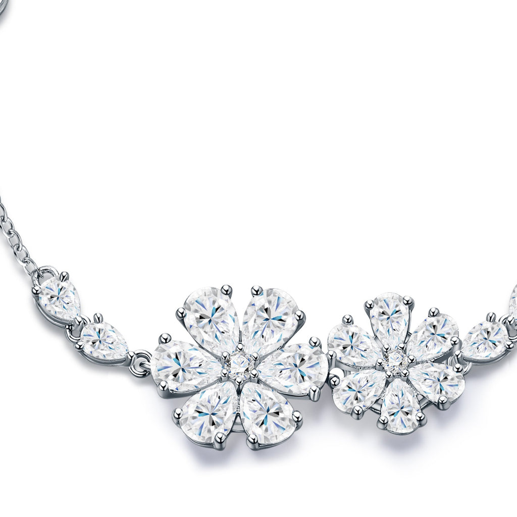 Margherame Moissanite Chain Bracelet in Sterling Silver — detail