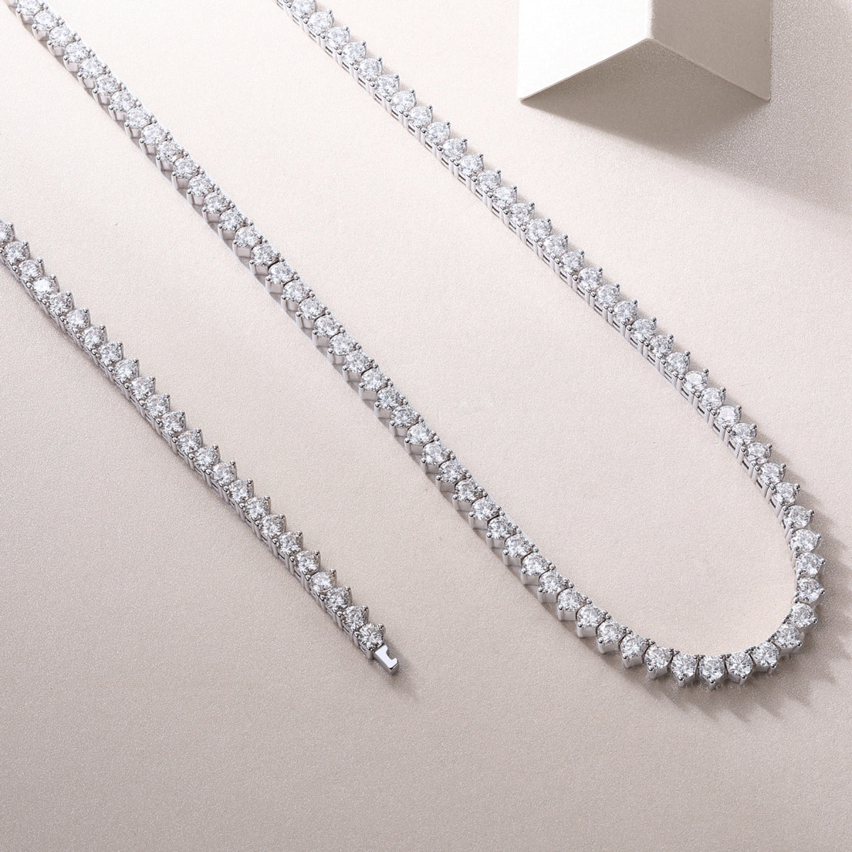 Solitaria Moissanite Tennis Necklace in Sterling Silver