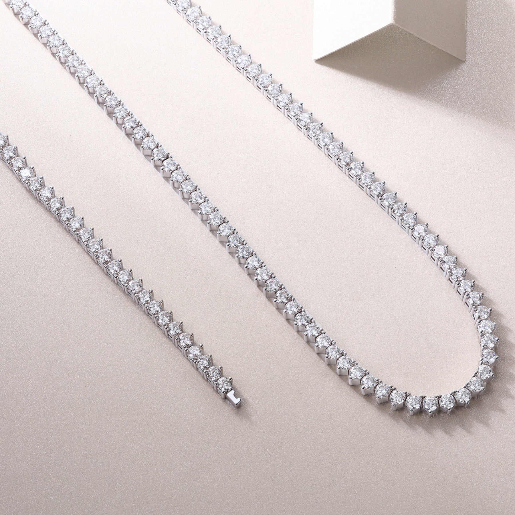 Solitaria Moissanite Tennis Necklace in Sterling Silver