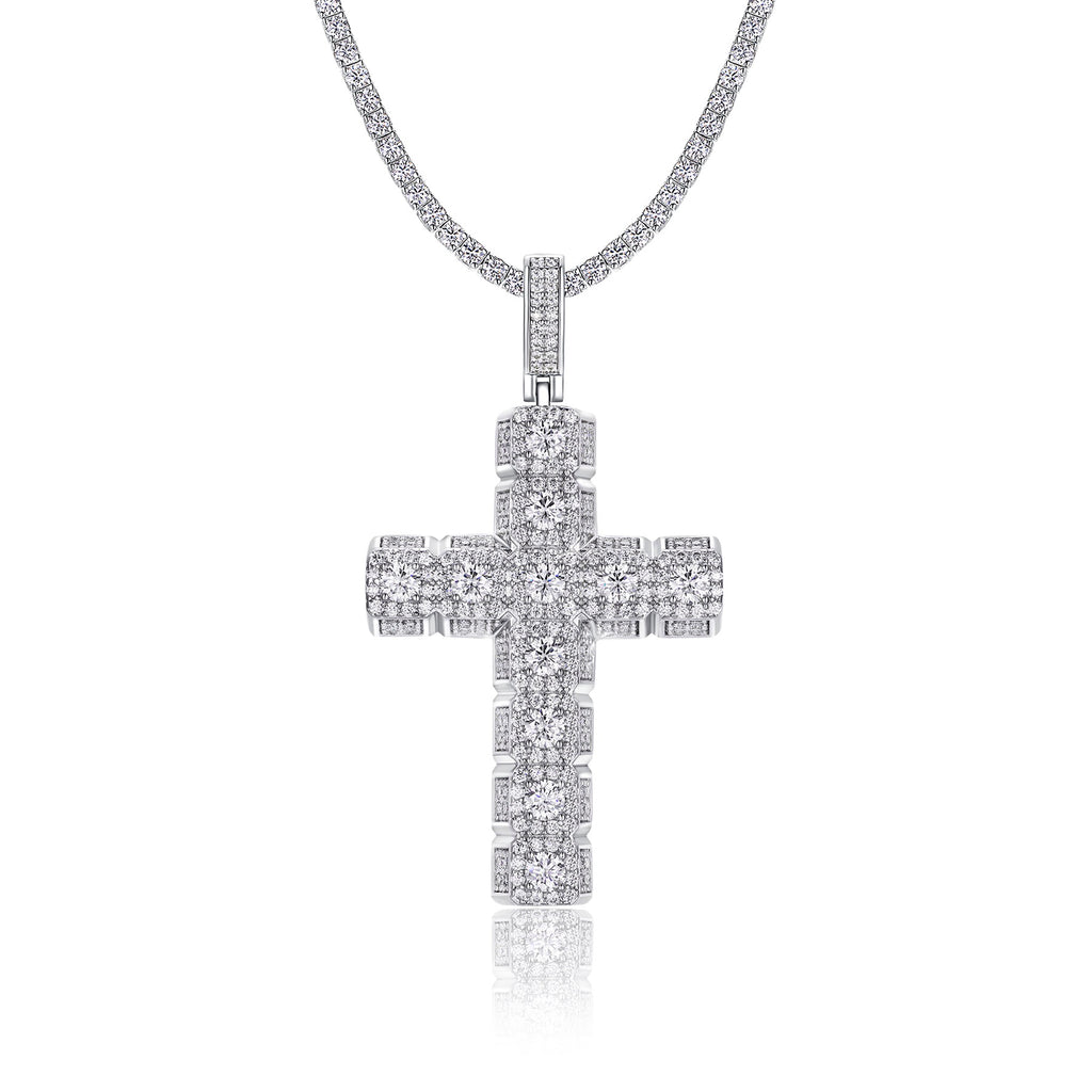 Rood Moissanite Cross Necklace in Sterling Silver