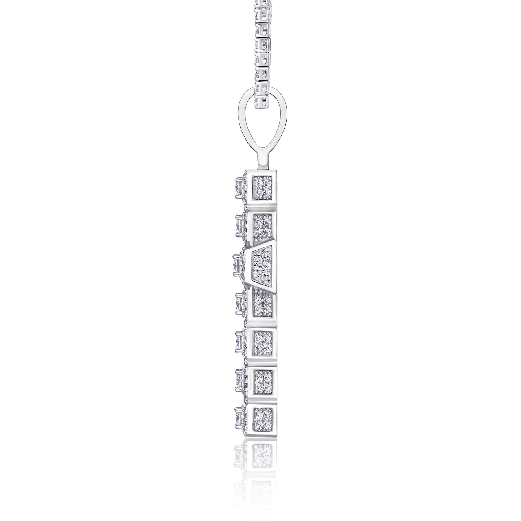 Rood Moissanite Cross Necklace in Sterling Silver