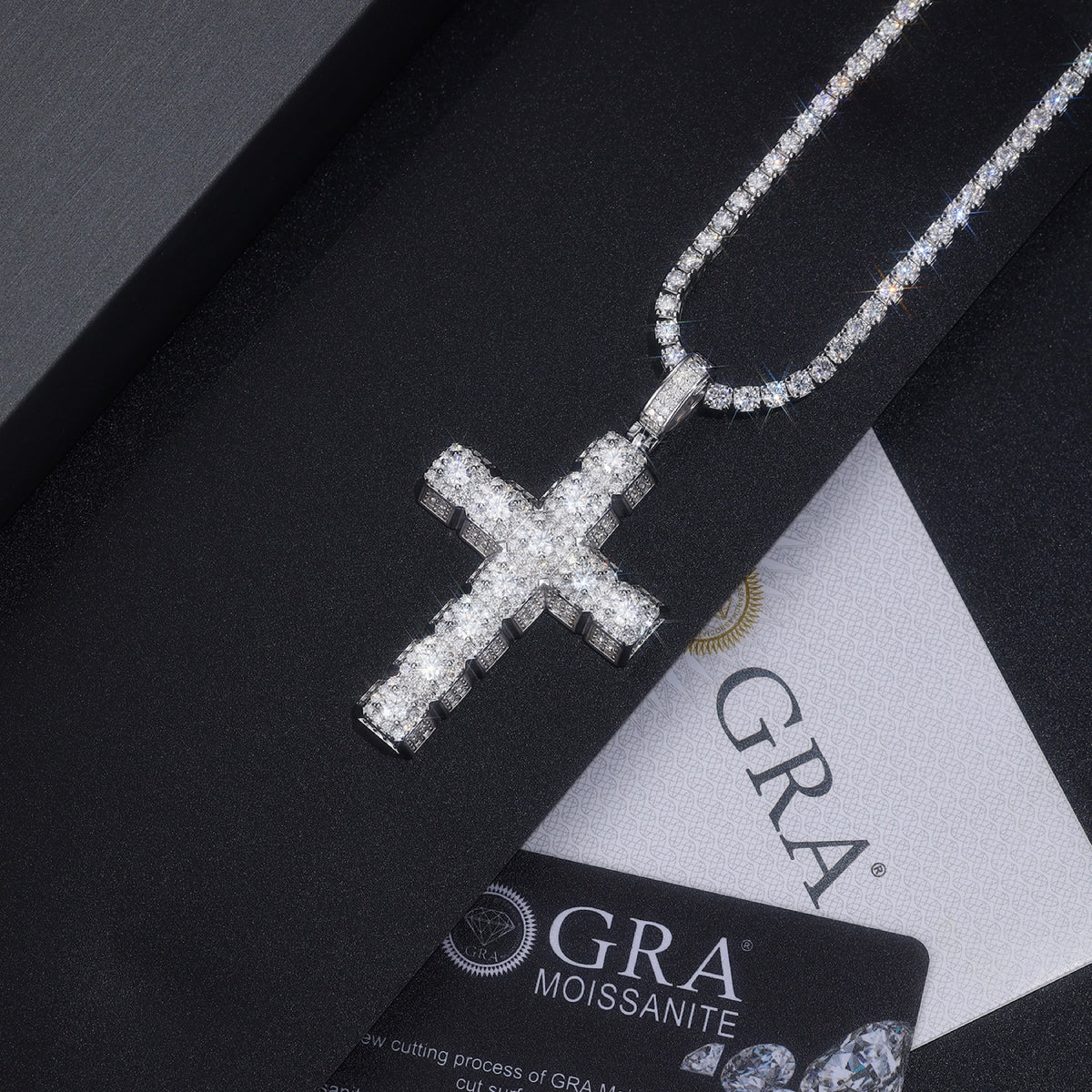 Rood Moissanite Cross Pendant in Sterling Silver