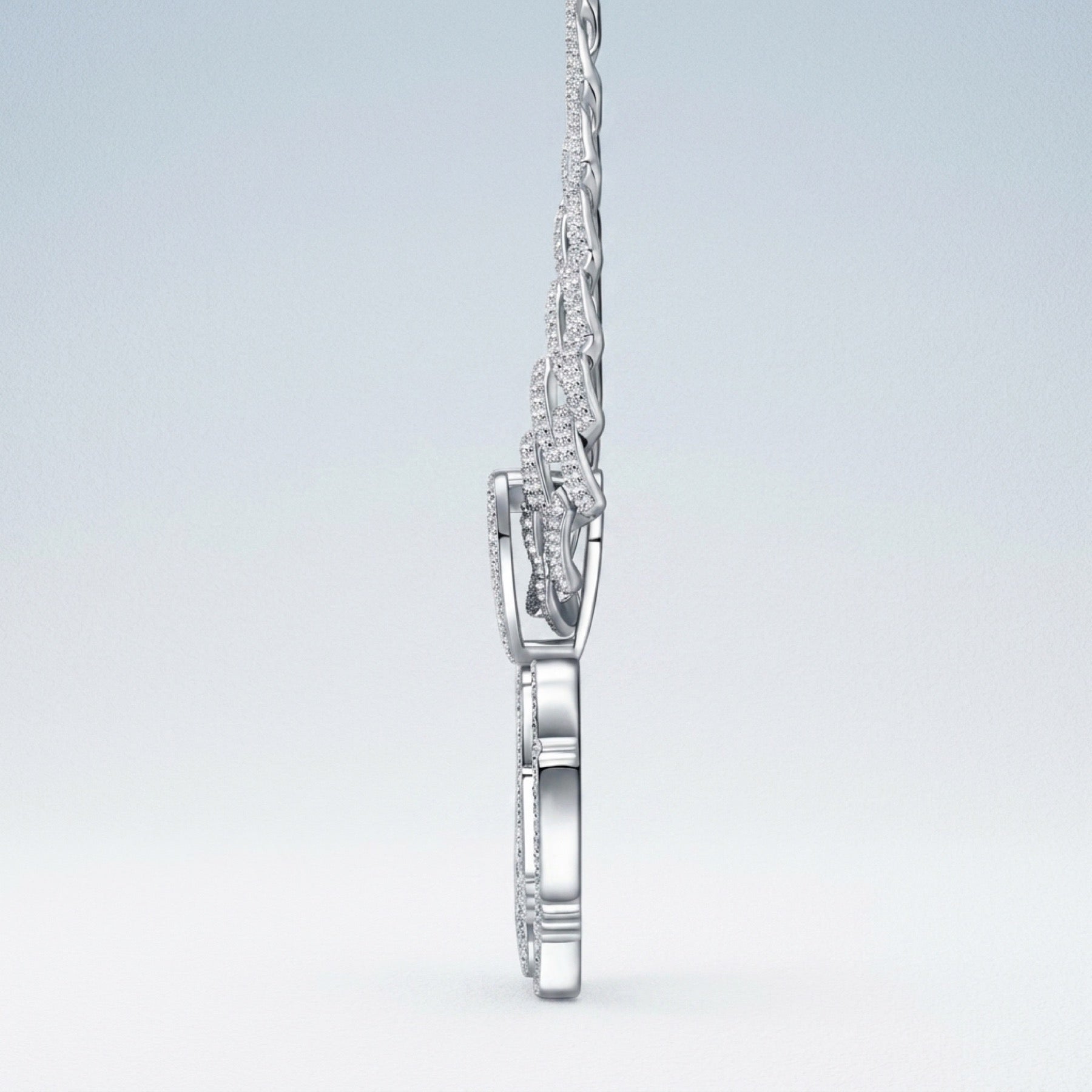 Queen Moissanite Nameplate Necklace in Sterling Silver