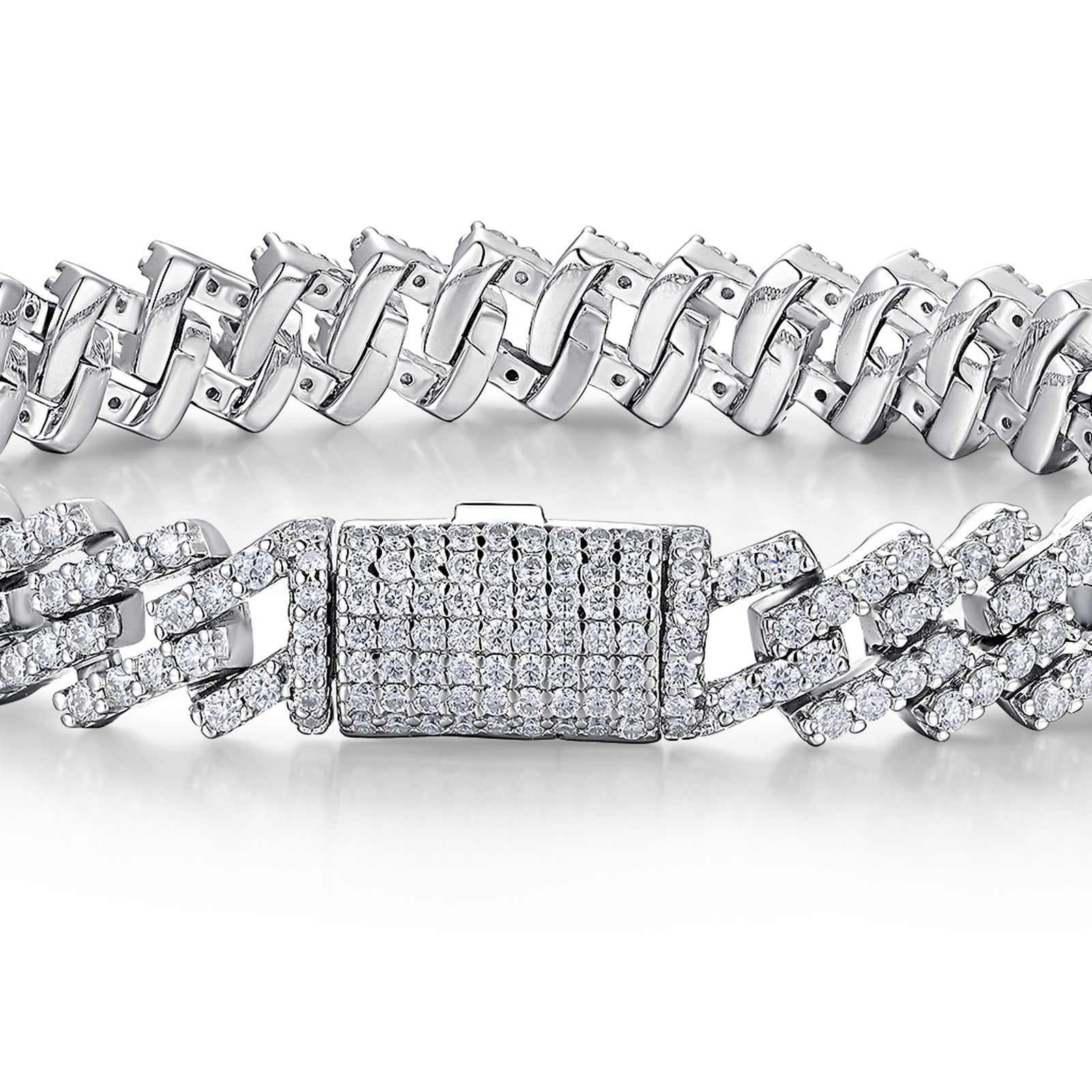 Vortice Moissanite Cuban Link Bracelet in Sterling Silver — detail