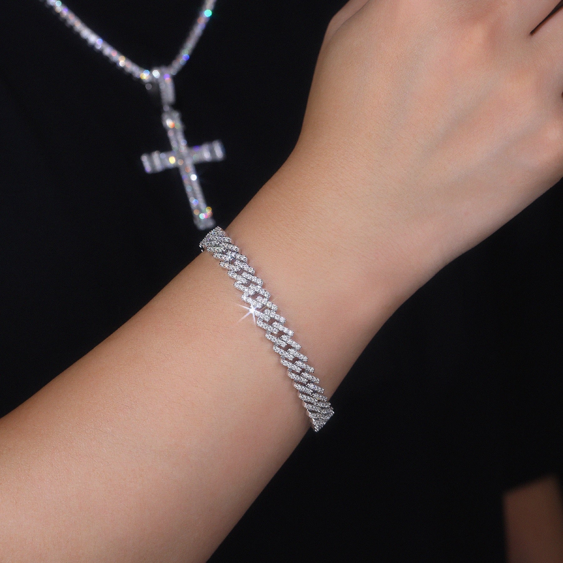 Vortice Moissanite Cuban Link Bracelet in Sterling Silver