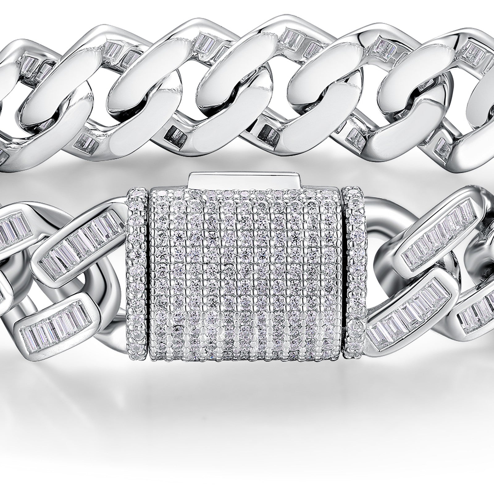 Monogramma Moissanite Cuban Link Bracelet in Sterling Silver — detail