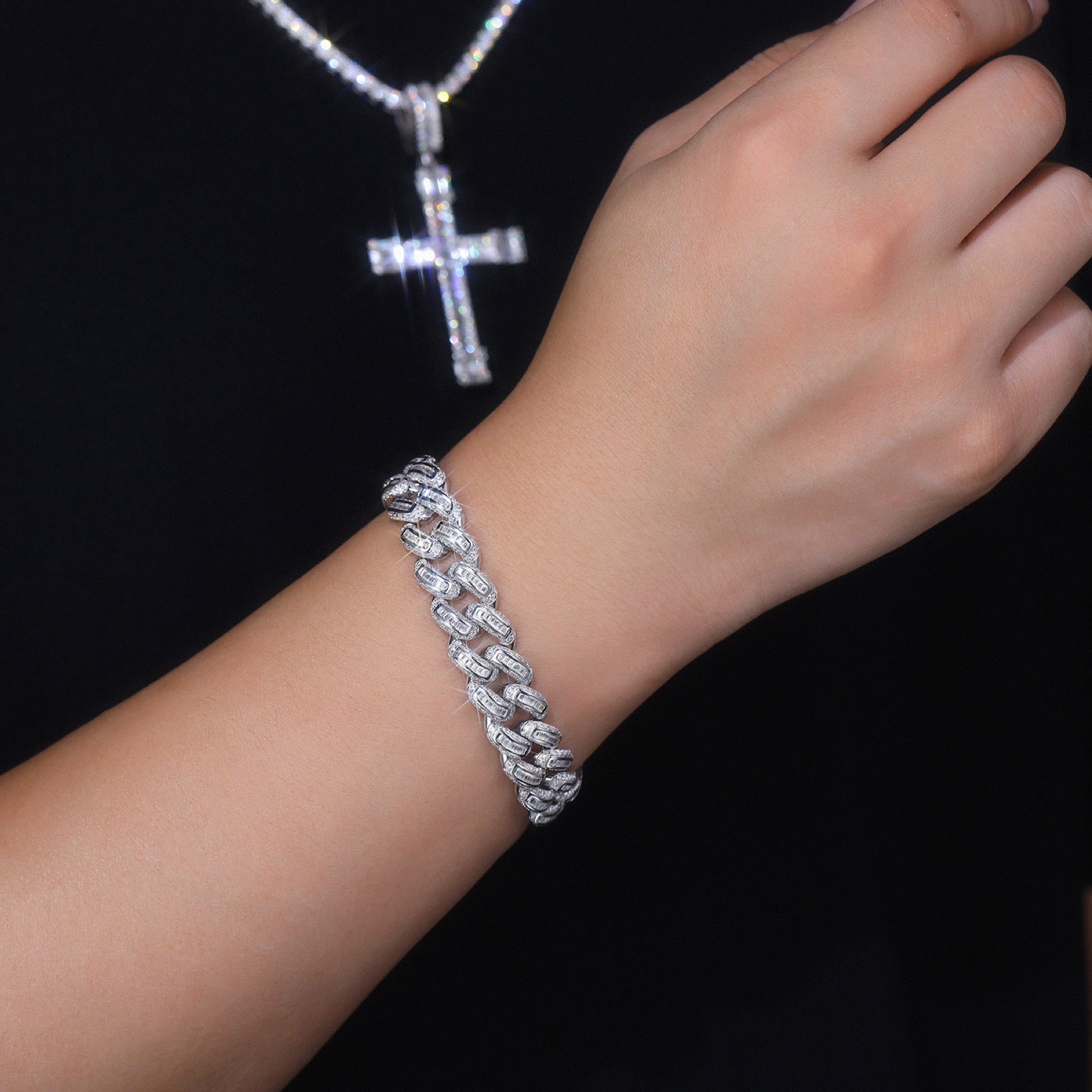 Groviglio Moissanite Cuban Link Bracelet in Sterling Silver