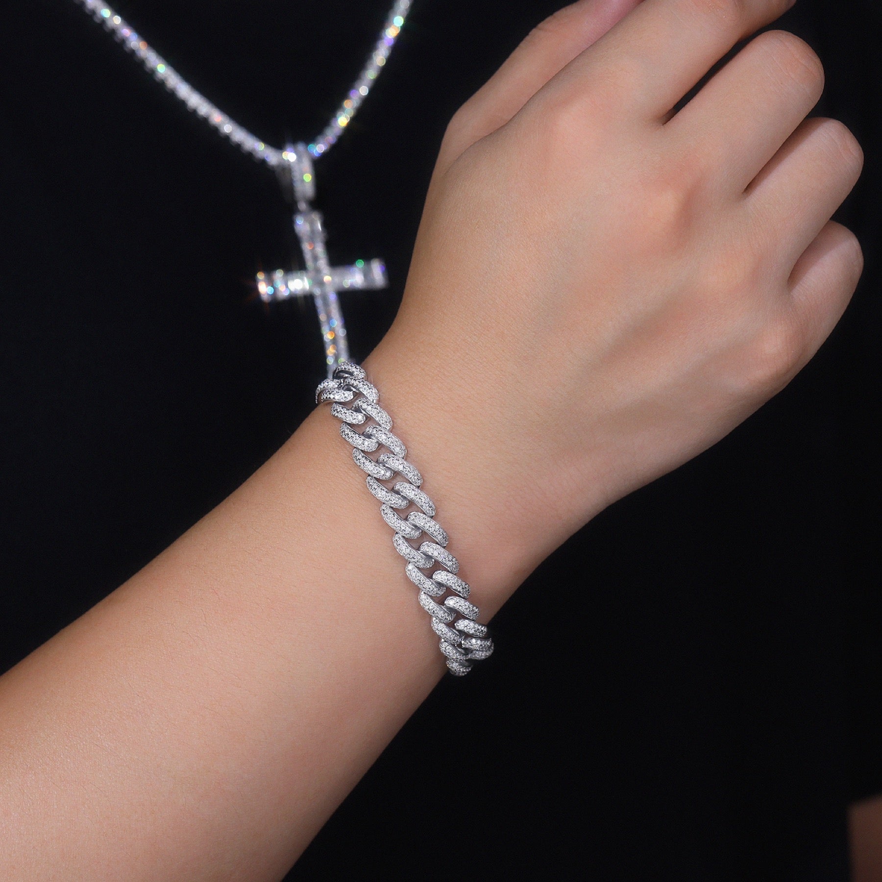 Serpente Moissanite Cuban Link Bracelet in Sterling Silver