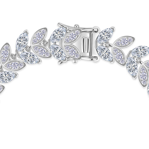 Alloro Moissanite Tennis Bracelet in Sterling Silver — detail