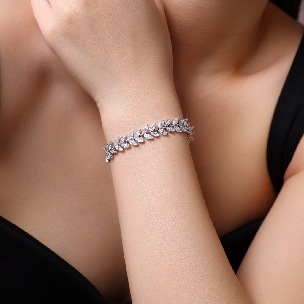 Alloro Moissanite Tennis Bracelet in Sterling Silver